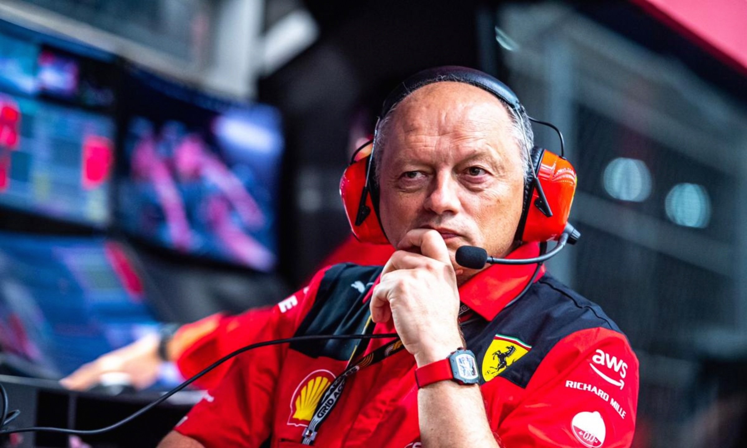 包含梅赛德斯轻取索伯车队，勒克莱尔统治全场的词条