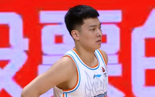 北京队翻盘爵士，高诗岩统治全场