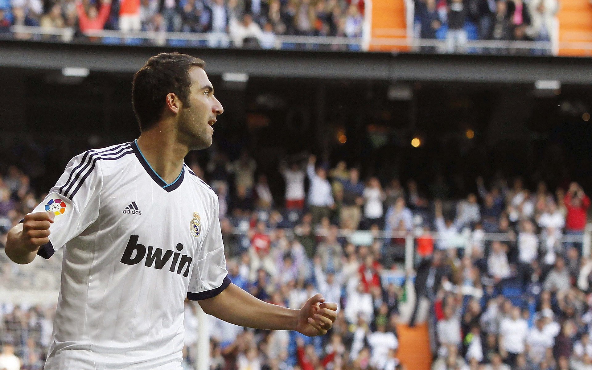 开云体育中国-当法老穿上10号，帕尔默用魔法点亮埃及胜利之夜